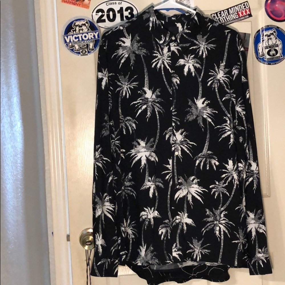 Palm tree button up
